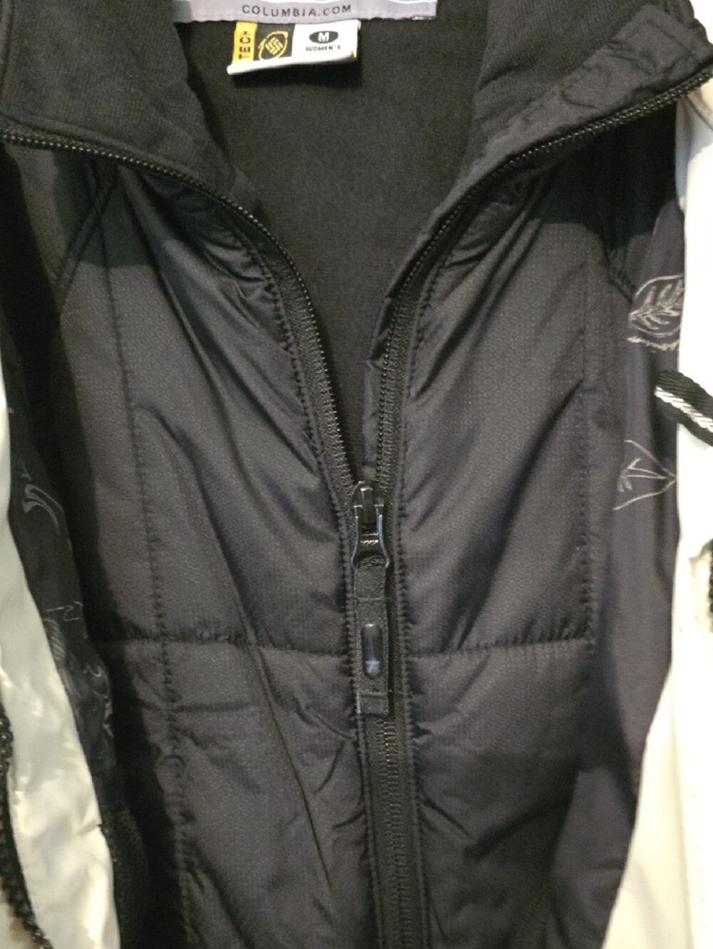 Columbia Women's White and Pink Ski Jacket - Picture 12 of 12